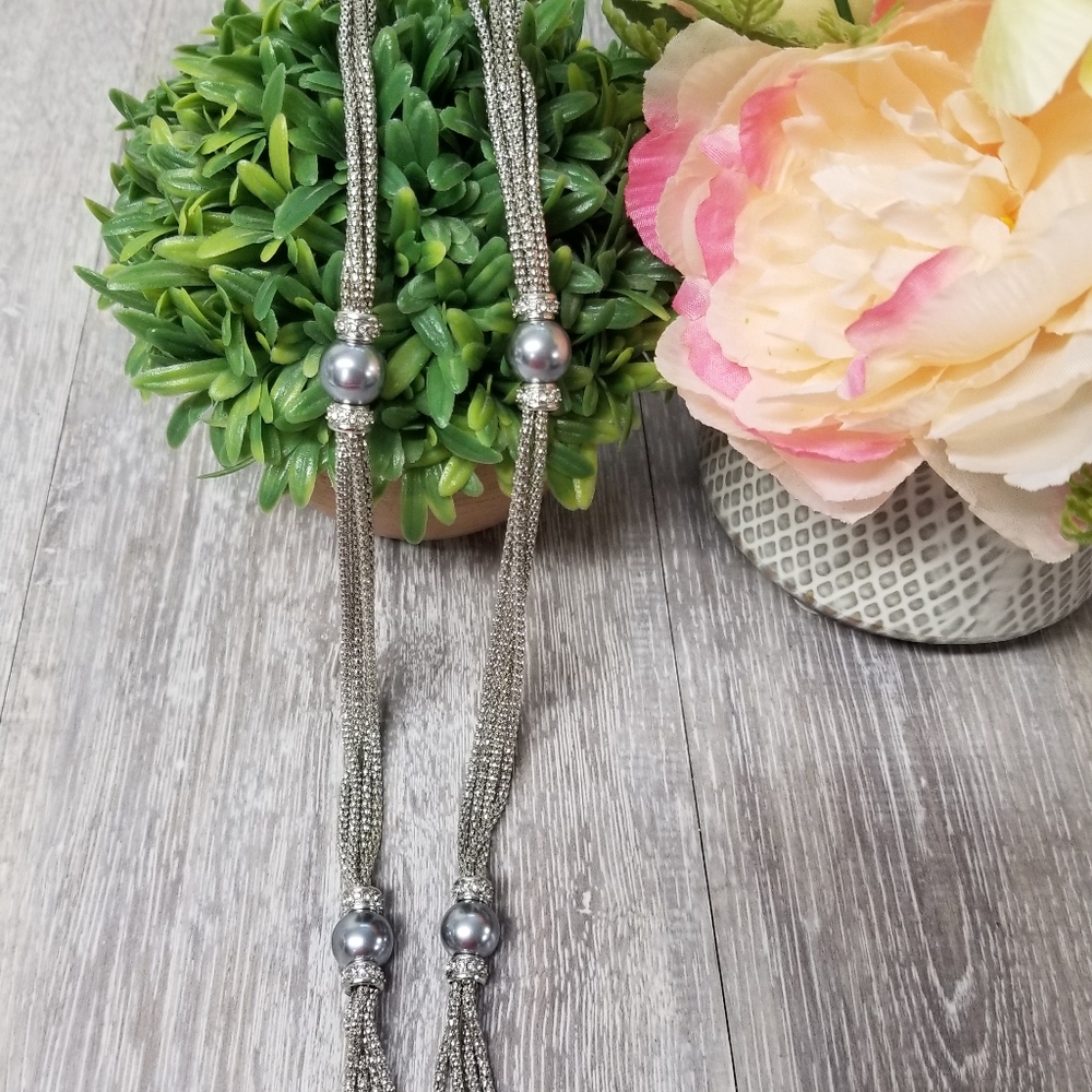 Beautiful gray pearl and bling necklace - Picture 5 of 10